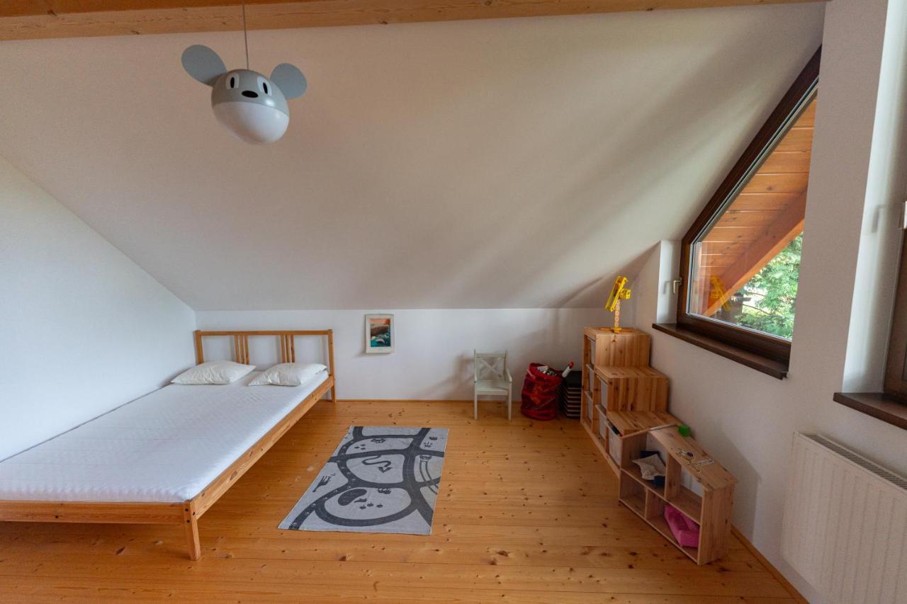 Moderni Sumavska Roubenka S Vyhledem Na Boubin Villa Vimperk Exterior photo